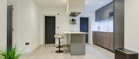 냉장고, 전자레인지, 오븐, 쿡탑