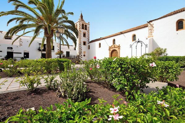 Property grounds - Vacation Home 'Casa Milagrito Betancuria' with Terraces & Wi-Fi (Betancuria)