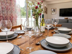 Cottage | Interior - Claret (Ryde)