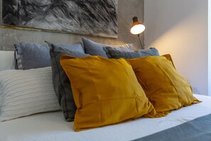 1 bedroom, free WiFi, bed sheets - 'Cute Apartment Oceanfront' with Sea View, Shared Pool & A/C (Benalmadena)