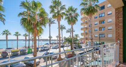 Appartement de vacances 'Apartamento las Palmeras 1' prĂšs de la plage avec terrasse.