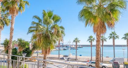 Apartment Las Palmeras 2 with Sea View & Terrace