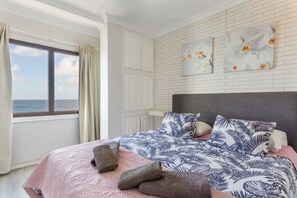 1 slaapkamer, een strijkplank/strijkijzer, gratis wifi, beddengoed