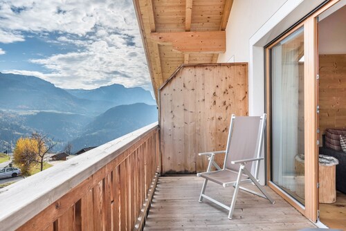 Holiday Apartment 'Hatzes App Raschötz' with Mountain View, Balcony and Wi-Fi