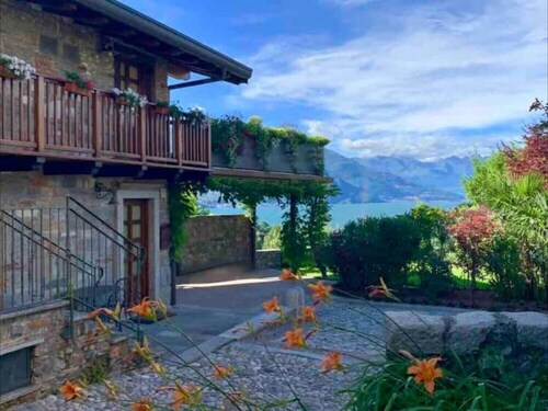 Maison de vacances 'Splendido Cottage Vue sur le Lac' avec Terrasse & Wi-Fi