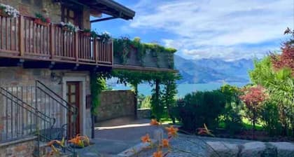 Maison de vacances 'Splendido Cottage Vue sur le Lac' avec Terrasse & Wi-Fi