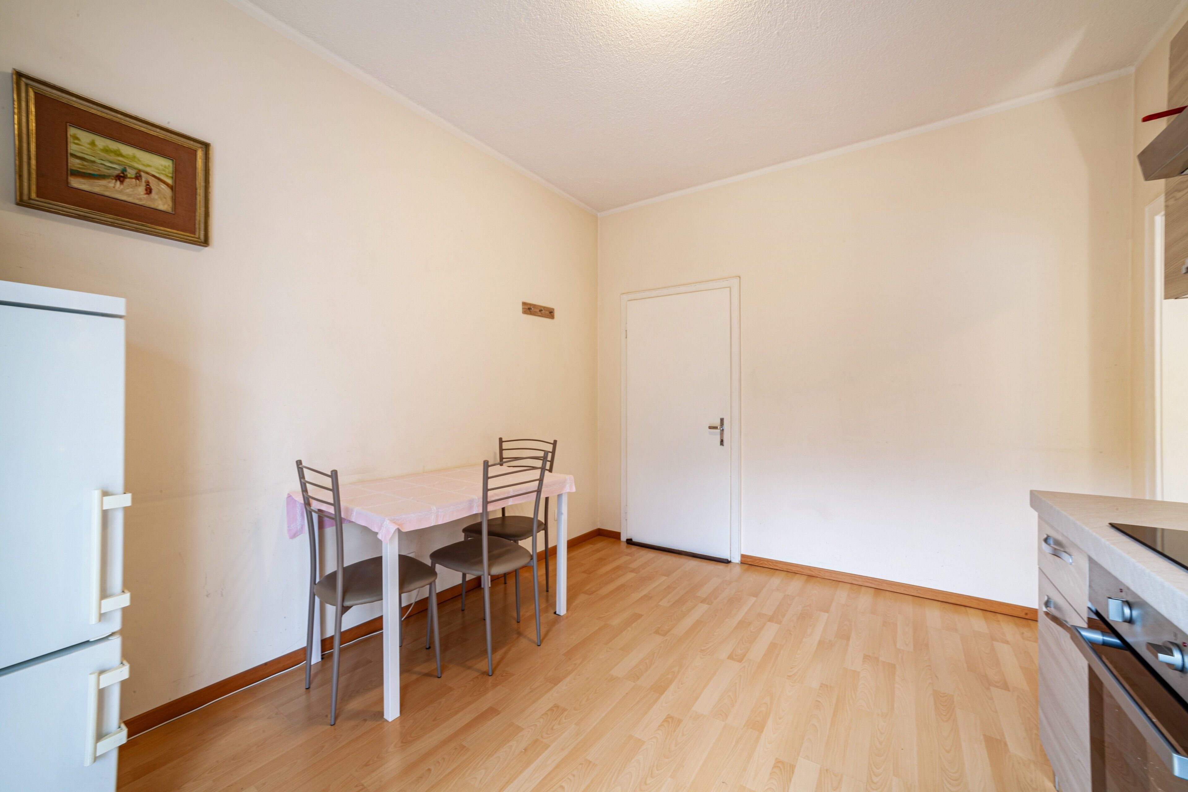 Frigorifero, forno, piano cottura, macchina per tè/caffè