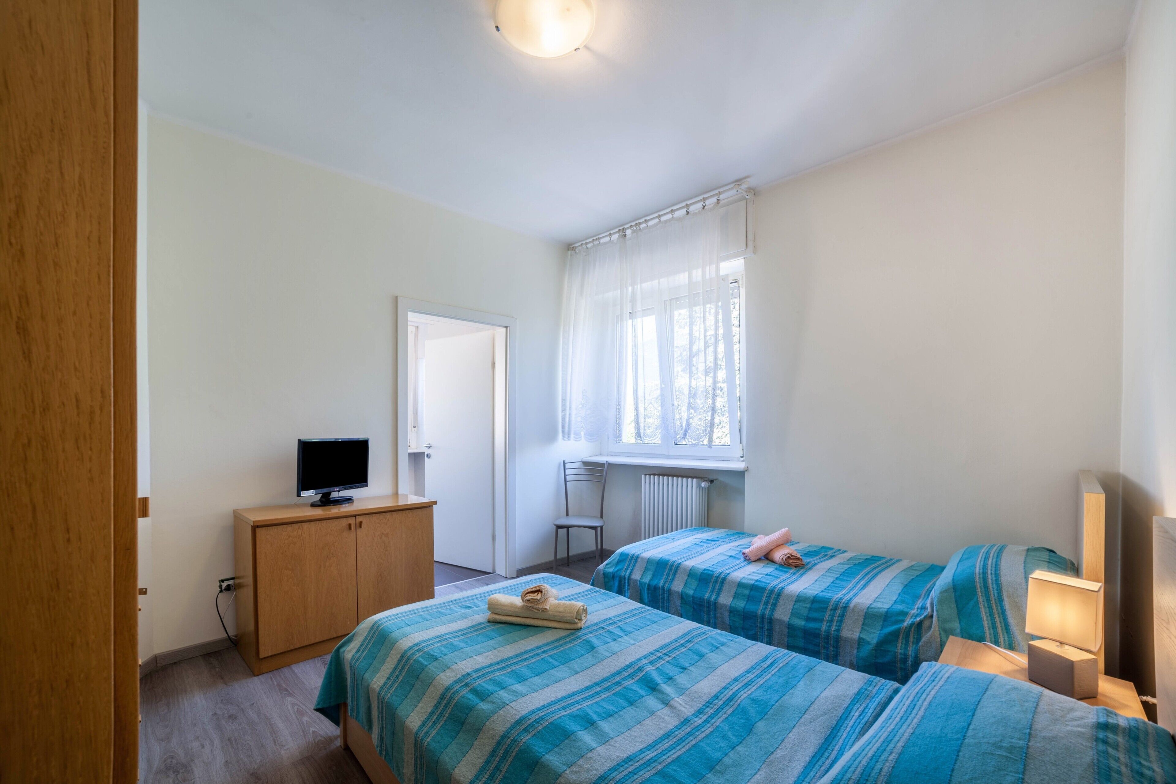 1 camera, Wi-Fi gratuito, lenzuola