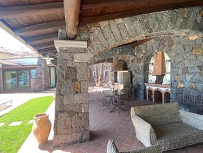 Outdoor dining - Villa 'Carlotta' with Sea View, Wi-Fi and Air Conditioning (Zafferana Etnea)