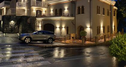 Villa 'Carlotta' with Sea View, Wi-Fi and Air Conditioning