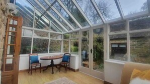 Front of property - Charming3Bedroom Cottage in Gr8 Location (Buxton)
