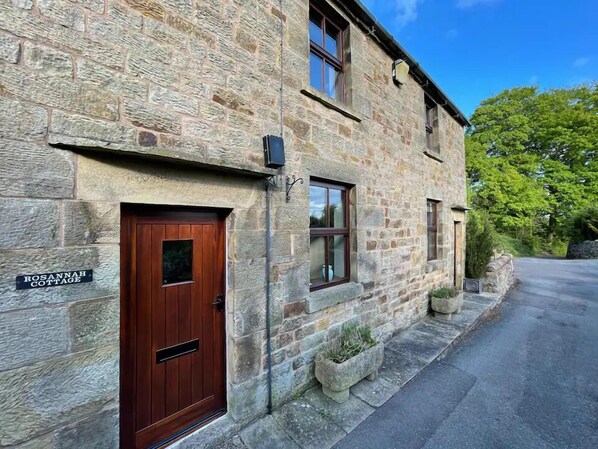 Front of property - Charming3Bedroom Cottage in Gr8 Location (Buxton)