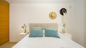 2 عدّة غرف نوم وواي فاي مجانًا وملاءات أسرّة