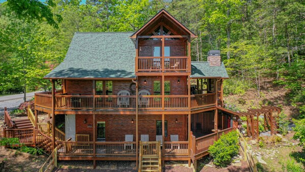 Exterior - Cozy Bear Cabin by Escape to Blue Ridge (Blue Ridge)