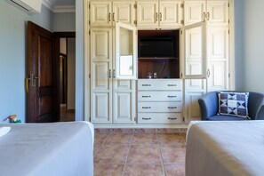 4 dormitorios, tabla de planchar con plancha, wifi gratis y ropa de cama