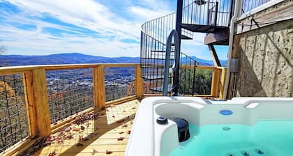 Above it All-Open for Bookings! Pool Table, Wi-Fi, AC