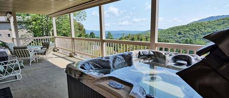 Tina de hidromasaje al aire libre