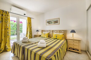 Apartamento, 2 habitaciones, acceso a la piscina | 2 dormitorios, cunas (de pago), wifi gratis y ropa de cama