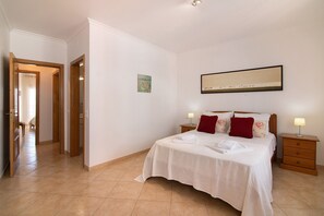 3 Schlafzimmer, Bügeleisen/Bügelbrett, kostenloses WLAN, Bettwäsche