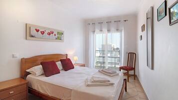 3 soverom, strykejern/-brett, wi-fi (inkludert) og sengetøy