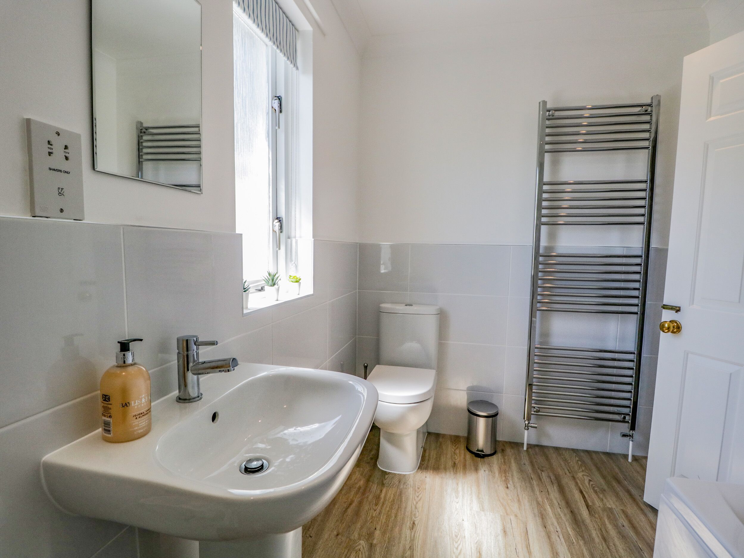 Cottage | Bathroom | Shower