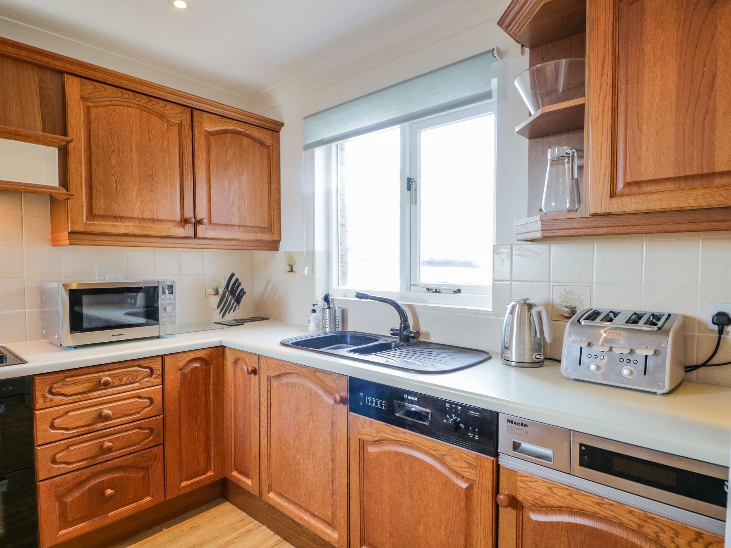 คอทเทจ | ครัวส่วนตัว | ตู้เย็น, เครื่องล้างจาน, กาต้มน้ำไฟฟ้า, เตาปิ้งขนมปัง