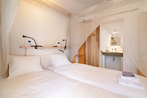 2 bedrooms, free WiFi, bed sheets - Holiday Home 'Casa Frango' with Mountain View, Shared Pool, Garden & Wi-Fi (Moncarapacho)
