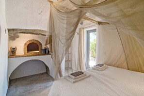 3 bedrooms, free WiFi, bed sheets - Holiday Home 'Casa Osga' with Mountain View, Shared Pool, Terrace & Wi-Fi (Moncarapacho)
