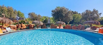 Holiday Home 'Casa Osga' with Mountain View, Shared Pool, Terrace & Wi-Fi