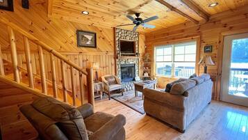 Smart TV, lareira, pebolim