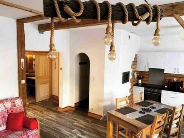 Dining - Appt 50m2, 4 persons, cleaning, sheets and towels included (Gérardmer)