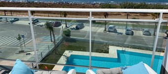 Apartment Torrox Costa, new & luxurious for 6p, 3 balconies, first line sea view