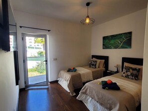 2 bedrooms, iron/ironing board, travel cot, free WiFi