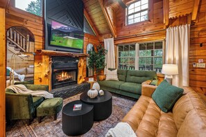 Smart TV, caminetto, videogiochi, libri