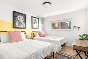 2 chambres, fer et planche à repasser, Wi-Fi, draps fournis