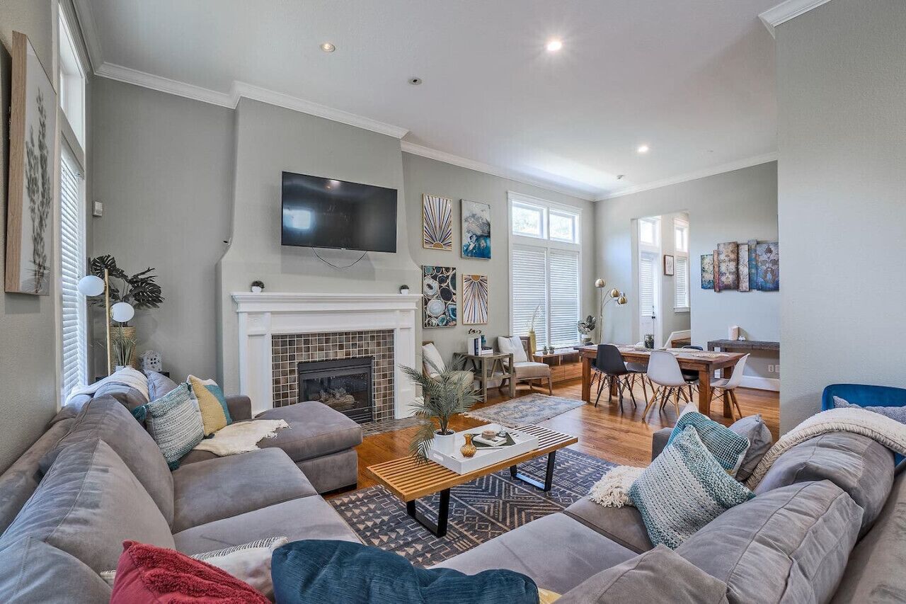 Charming State Thomas Home - Big Groups Welcome!