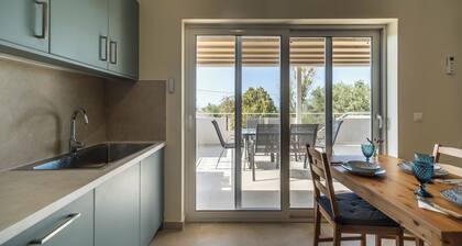 2 Bed House - Sleeps 5 - Garden - Parking - Wifi