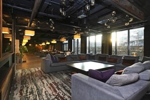 Estudio estándar | Zona de estar | Una televisión