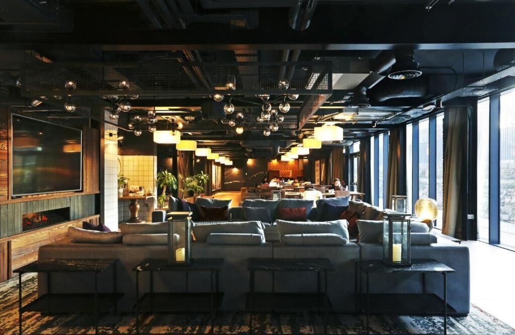 Standard Studio | Living area | TV