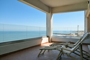 ด้านหน้าที่พัก