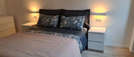 2 Schlafzimmer, Bügeleisen/Bügelbrett, kostenloses WLAN, Bettwäsche