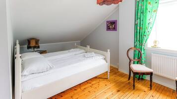 Individually decorated, free WiFi, bed sheets
