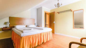 Habitació doble Comfort | Decoració individual, wifi gratuïta i roba de llit