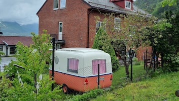 基本小屋 | 獨特設計、免費 Wi-Fi、床單