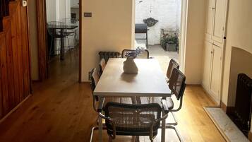 Basic House, 1 Double Bed with Sofa bed | Private kitchen | Fridge, oven, stovetop, cookware/dishes/utensils