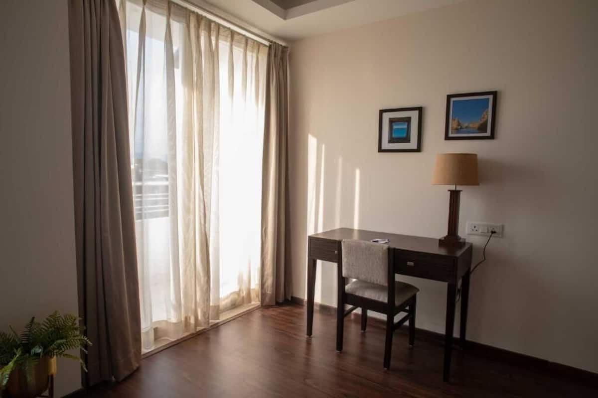 Egyptian cotton sheets, premium bedding, memory-foam beds, minibar
