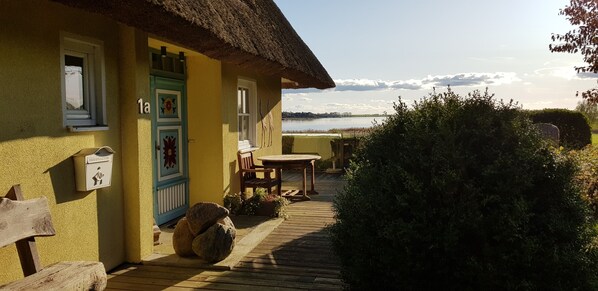 Property grounds - Rügenferien Unter Reet auf Großem Wassergrundstück (Garz/Rügen)