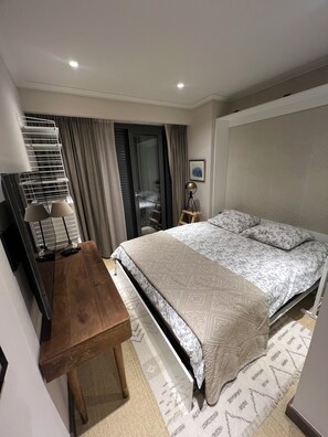 2 bedrooms, iron/ironing board, Internet, bed sheets