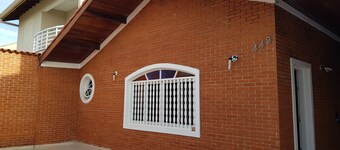 Spacious house in top neighborhood 8 min (600m) from the beach