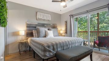 Condo, nhiều giường, sân hiên, quang cảnh núi (Black Bear Lodge) | 2 phòng ngủ, trang trí khác biệt
